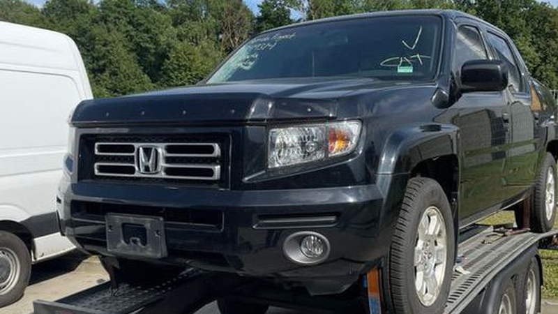 Волинянин виглядом гуманітарної допомоги з Польщі намагався ввезти позашляховик