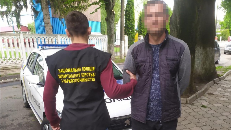 У Луцьку затримали чоловіка, який збував наркотики через свій телеграм-канал