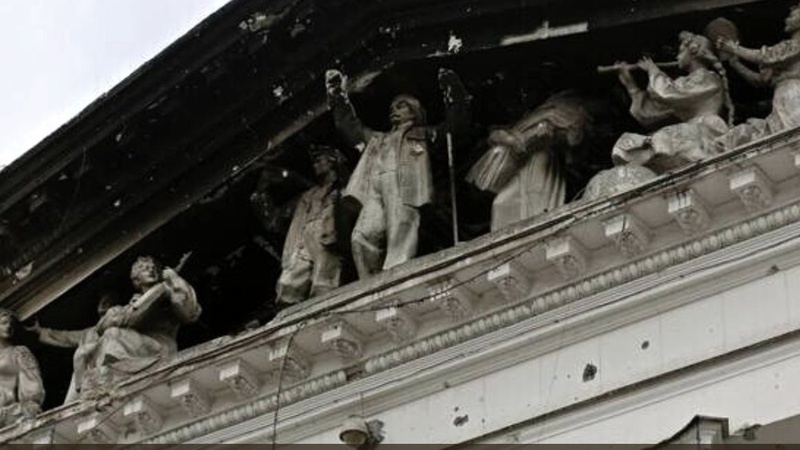 Російські окупанти готують фейкове «розслідування» про події в Маріупольському драмтеатрі, щоб покласти відповідальність за злочин на українців