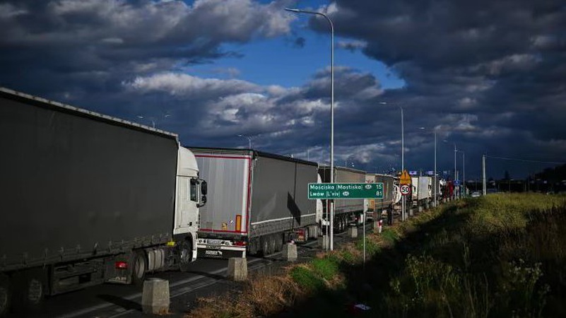 ЗМІ: Євросоюз може покарати Польщу за блокування кордону України
