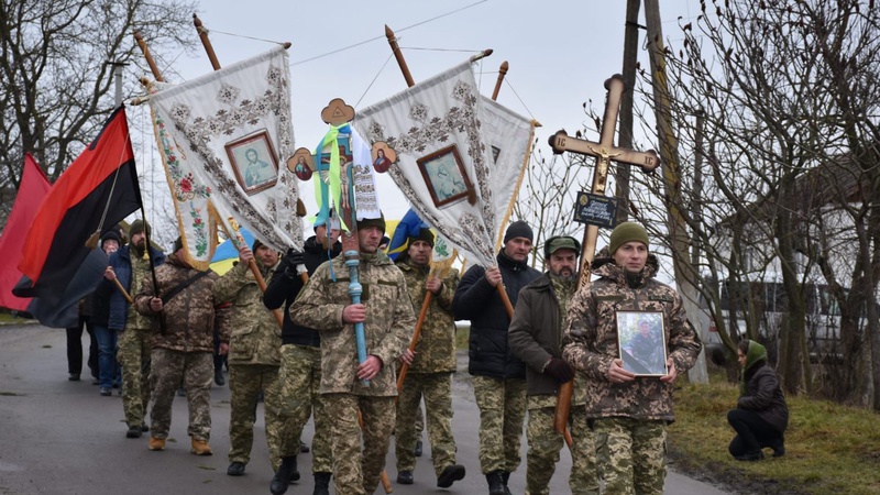 На Волині поховали загиблого Героя Віталія Дерлюка