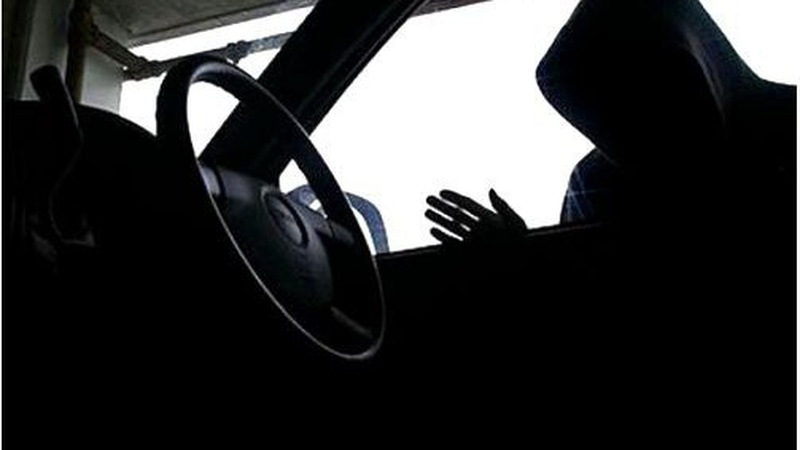 На Волині викрили неповнолітнього на крадіжці магнітоли з авто