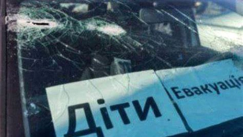 Росія обстрілює гумкоридори на Луганщині й у Маріуполі: чи можлива евакуація?