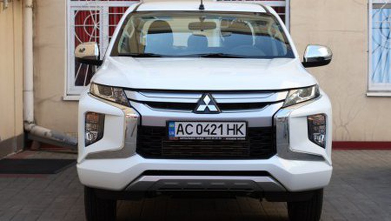 Луцький міський голова передав черговий автомобіль спецпідрозділу KRAKEN