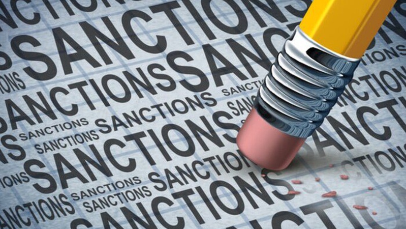 Медведчук, Янукович і олігархи: ЗМІ повідомили, хто потрапив під нові санкції РНБО