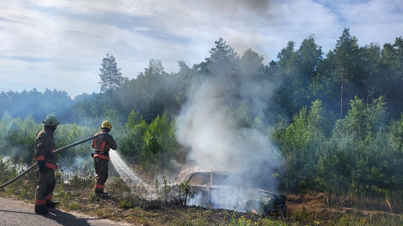 На Волині горіло два авто. ФОТО