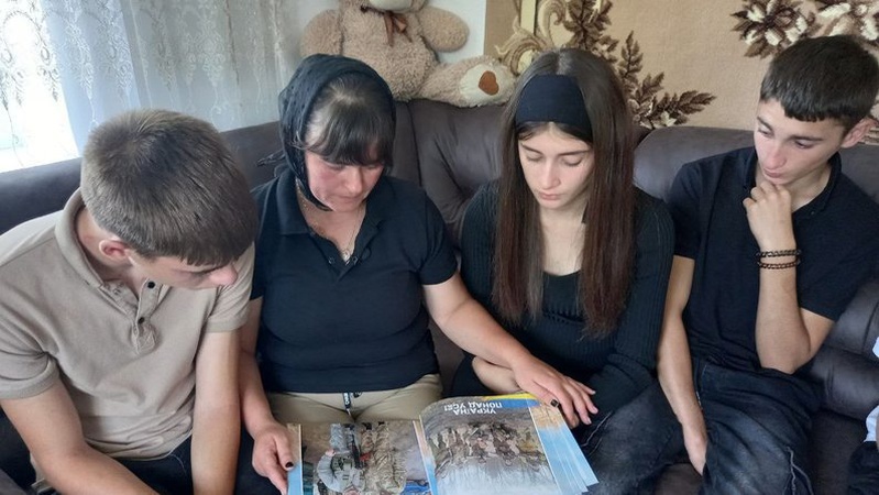 «Мені не треба грошей, а визнання, що він – Герой України», - дружина загиблого бійця з Волині просить підписати петицію