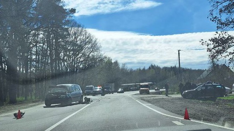 У селі на Волині внаслідок ДТП легковик злетів у кювет