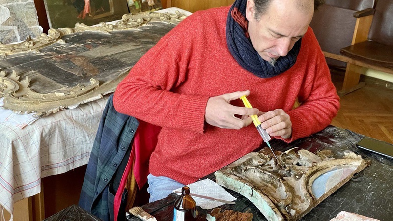 У Нововолинському музеї реставрують частину іконостаса 18 століття