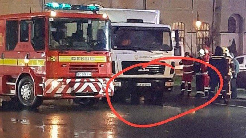 ДТП у Луцьку на Привокзальному майдані: вантажівка на смерть збила людину