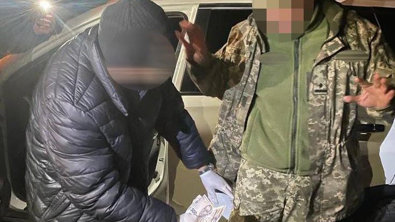 На хабарі затримали військового з Волині