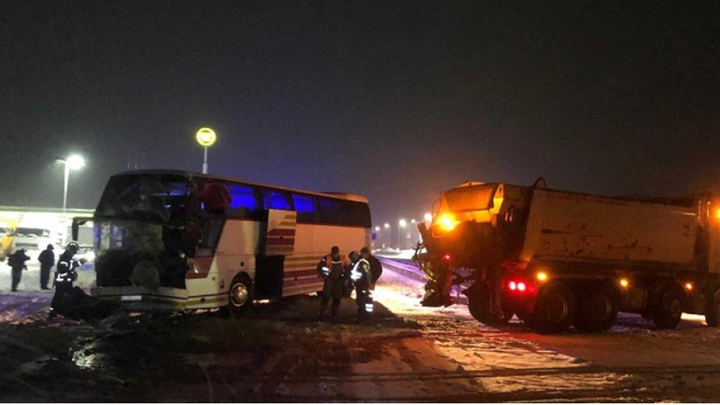 На Волині – ДТП: зіткнулися вантажівка та автобус