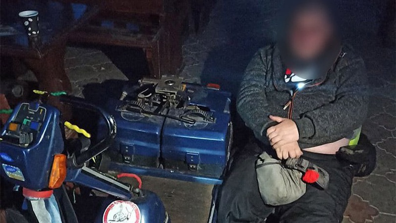 Поламався візок: із центрального парку не міг вибратися лучанин з інвалідністю