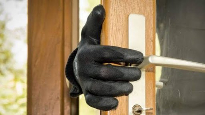 У жінки на Волині протягом року обкрадали будівлю, поки та була на заробітках