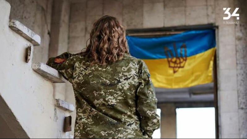 У лавах ЗСУ служать 37 тисяч жінок, з них понад тисячу вже стали командирками, - Зеленська