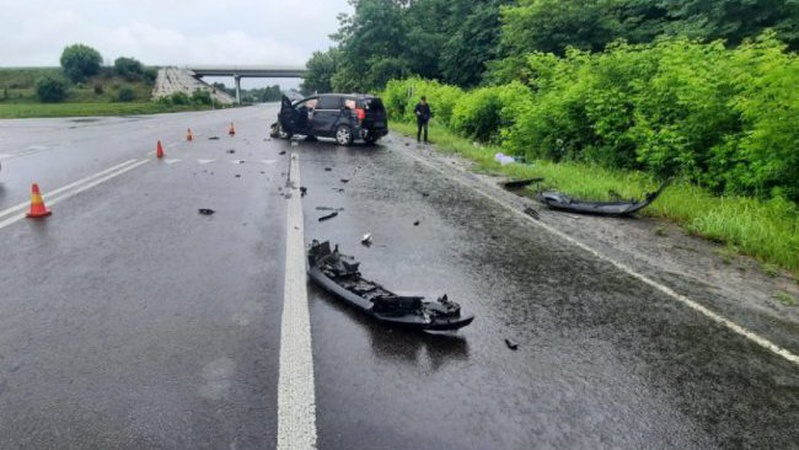 Двоє дітей – у лікарні: у поліції розповіли деталі аварії біля Луцька. ФОТО