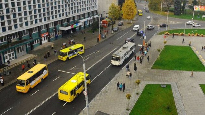 На кільці біля «Променя» зроблять нову схему дорожнього руху. ВІДЕО