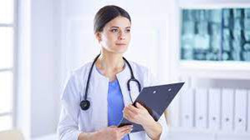 На Волині завідувачка медзакладу вимагала 600 доларів хабаря за оренду приміщення