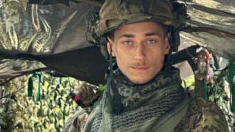 У Луцьку «на щиті» везуть молодого Героя Максима Устимчука: просять гідно зустріти