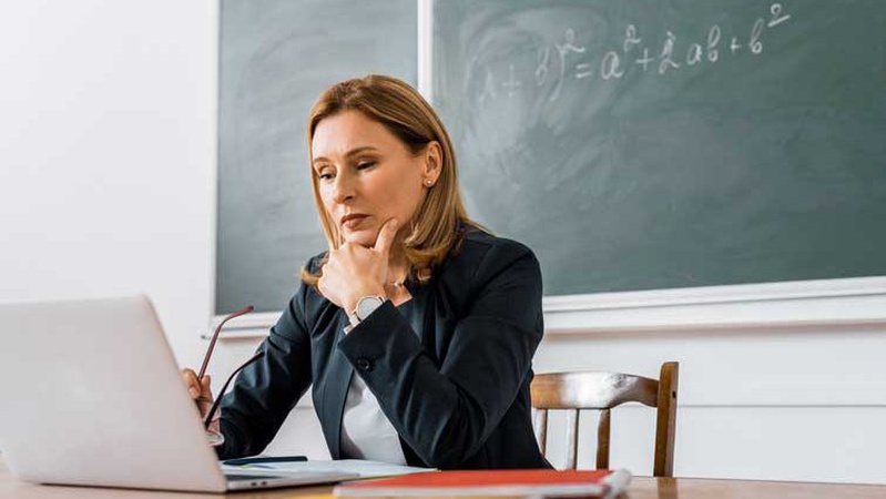 Ноутбуки для вчителів: уряд підозрює корупційну змову на мільйони гривень