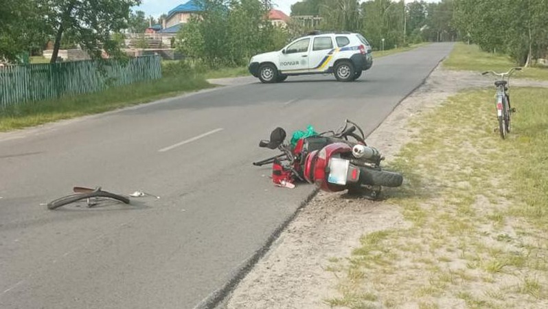 На Волині п’яний водій мопеда збив велосипедиста: обох госпіталізували