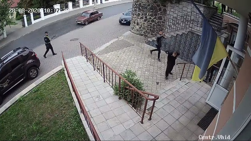 П’яного водія, який збив волинського єпископа, судили за напад на муніципалів