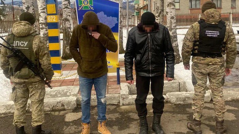 Офіс президента пояснив, що чекає на ухилянтів, які втекли за кордон