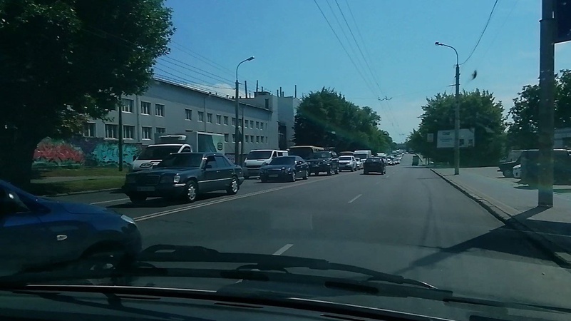 У Луцьку на Ковельській ускладнений рух. ВІДЕО