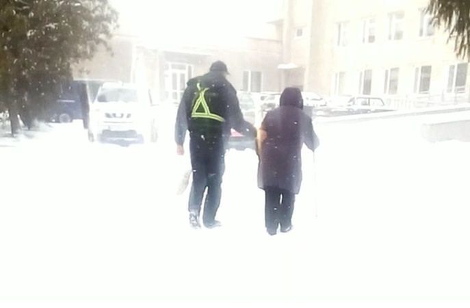 Як поліція допомагає волинянам вибратися із снігових «капканів»