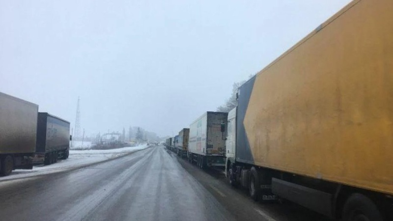 Словаччина тимчасово розблокувала пункт пропуску на кордоні з Україною