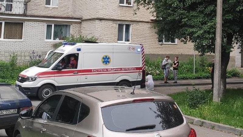 У Луцьку 19-річна дівчина вкоротила собі віку