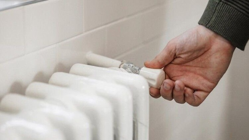 Витік на тепломережі: у Луцьку зупинено подачу опалення до двох будинків