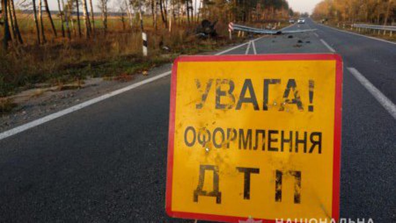 На Волині маршрутка злетіла у кювет: постраждалих забрали до лікарні