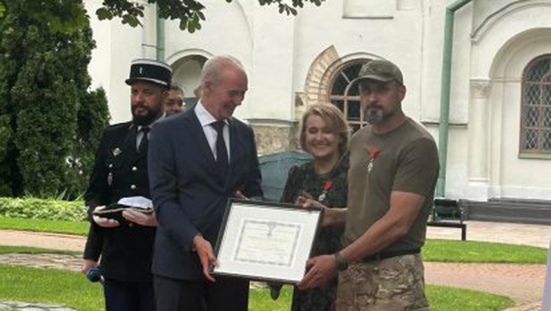 Волинська письменниця отримала Орден Почесного легіону