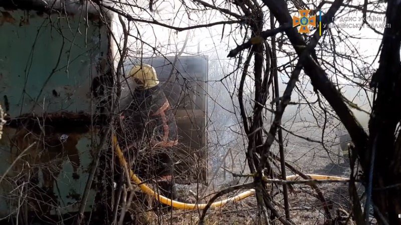 Волиняни продовжують спалювати суху траву попри заборону, виникають масові пожежі