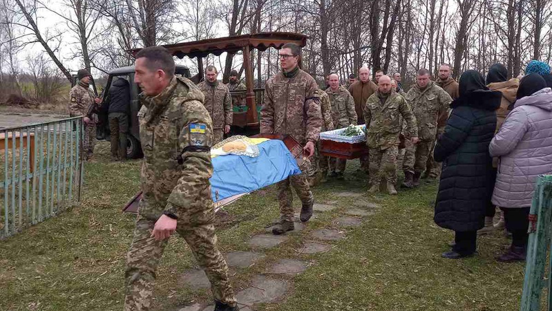 На Волині в останню путь провели військовослужбовця Олександра Оленича