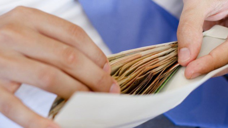 На Волині оштрафували головного лікаря, який преміював дружину та невістку