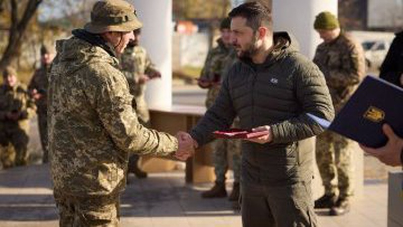 Зеленський нагородив волинянина, який звільняв Херсонщину. ФОТО