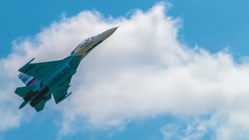 Росія стягує до кордонів України авіацію для нового наступу - FT