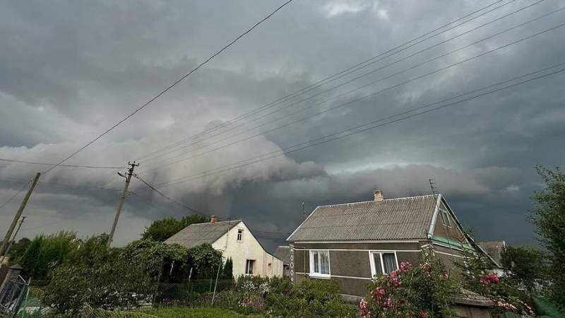 Думали, що повириває вікна: на Волині пройшов сильний ураган