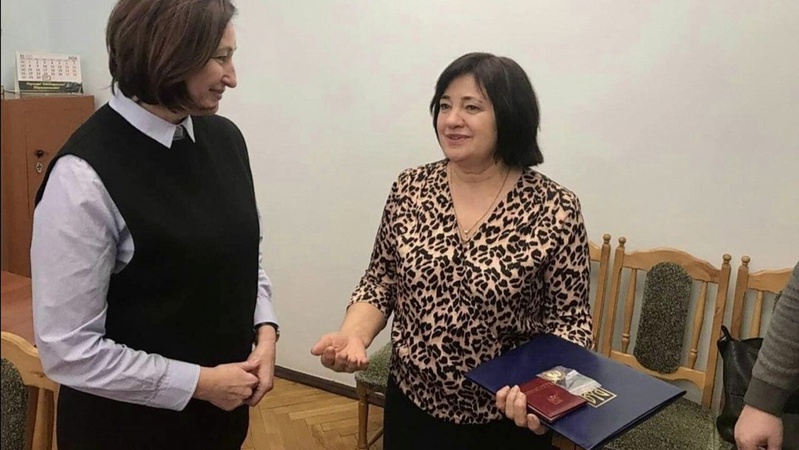 Вчительку з Волині нагородили нагрудним знаком