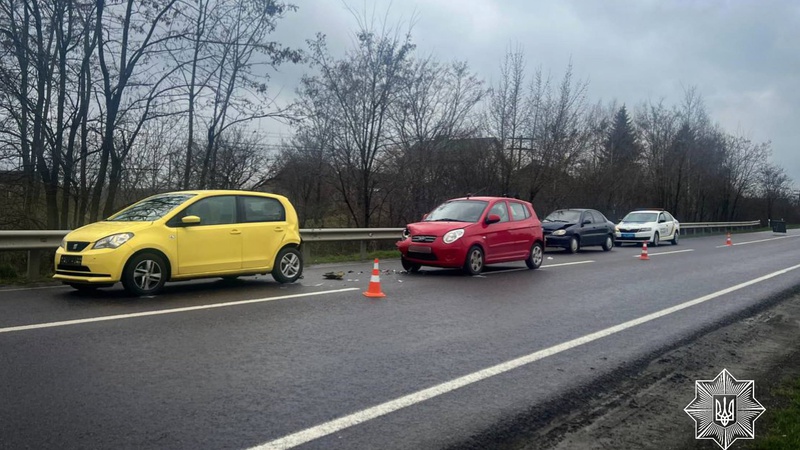 у Луцьку сталася ДТП за участю одназу трьох автівок