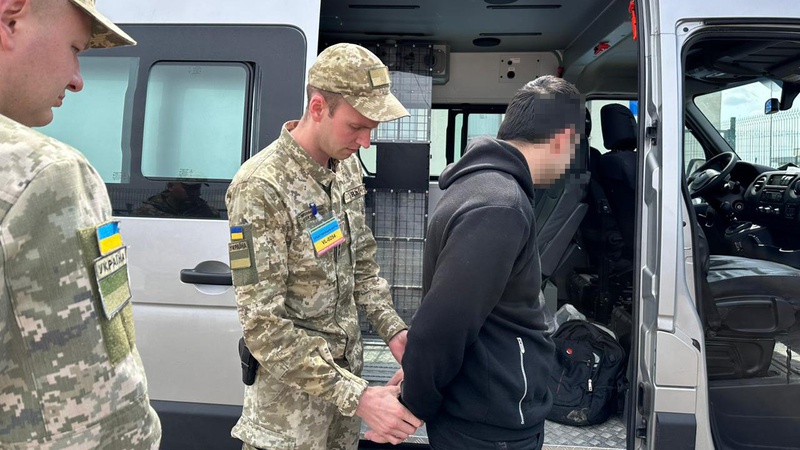 Намагалися втекти до Польщі: на Волині двом ухилянтам вручили повістки