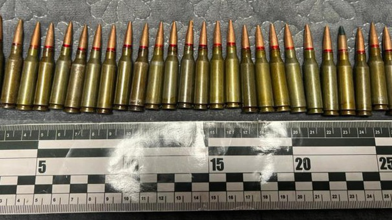 У волинянина поліція знайшла патрони та банки з невідомою речовиною