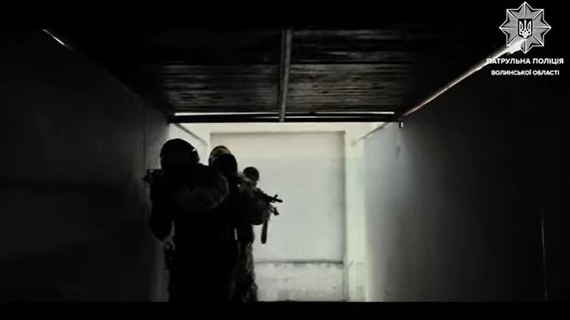 Показали, як тренуються волинські патрульні роти ТОР. ВІДЕО