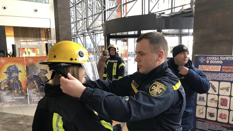 В ПортCity у Луцьку ДСНС проводять інтерактивний інструктаж