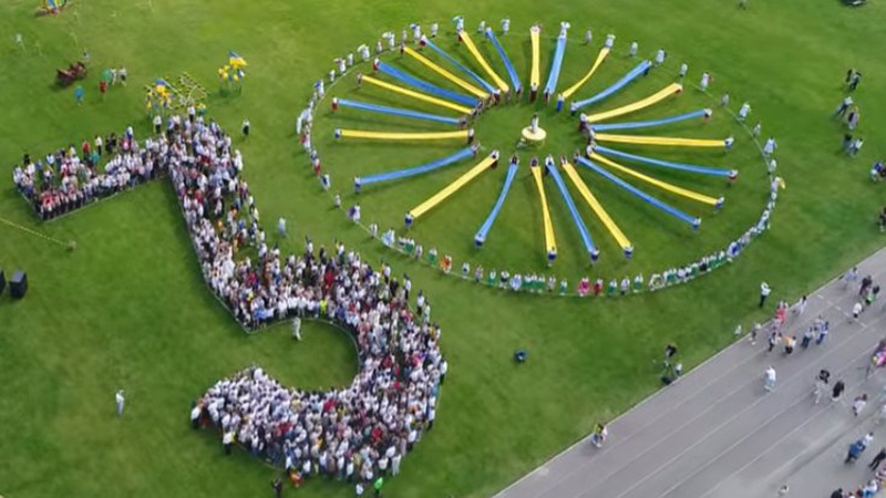 1170 волинян створили найбільший символ 30-річчя Незалежності України