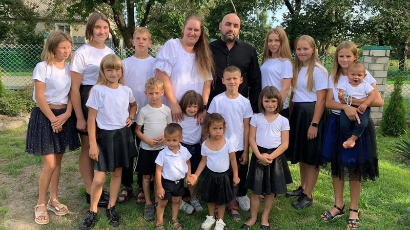 36-річна волинянка виховує 17 всиновлених, прийомних та патронатних дітей