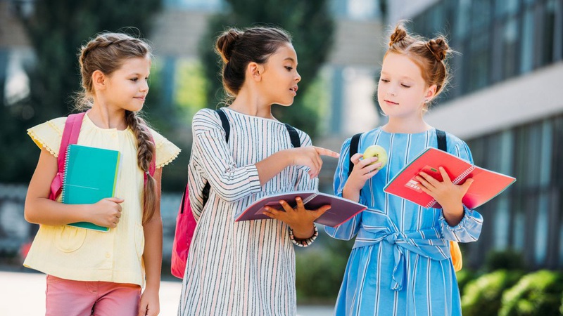 До польських шкіл пішли навчатися 185 тисяч українських дітей