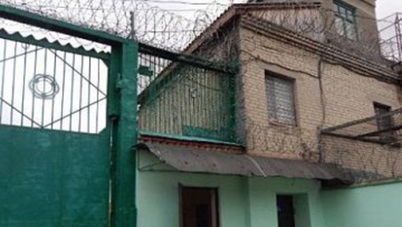 100 доларів – за повернення вилученого мобільного: на Волині засуджений пропонував хабар посадовцю колонії